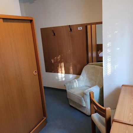 Hotel-Pension Ursula Бад Захса Стая снимка